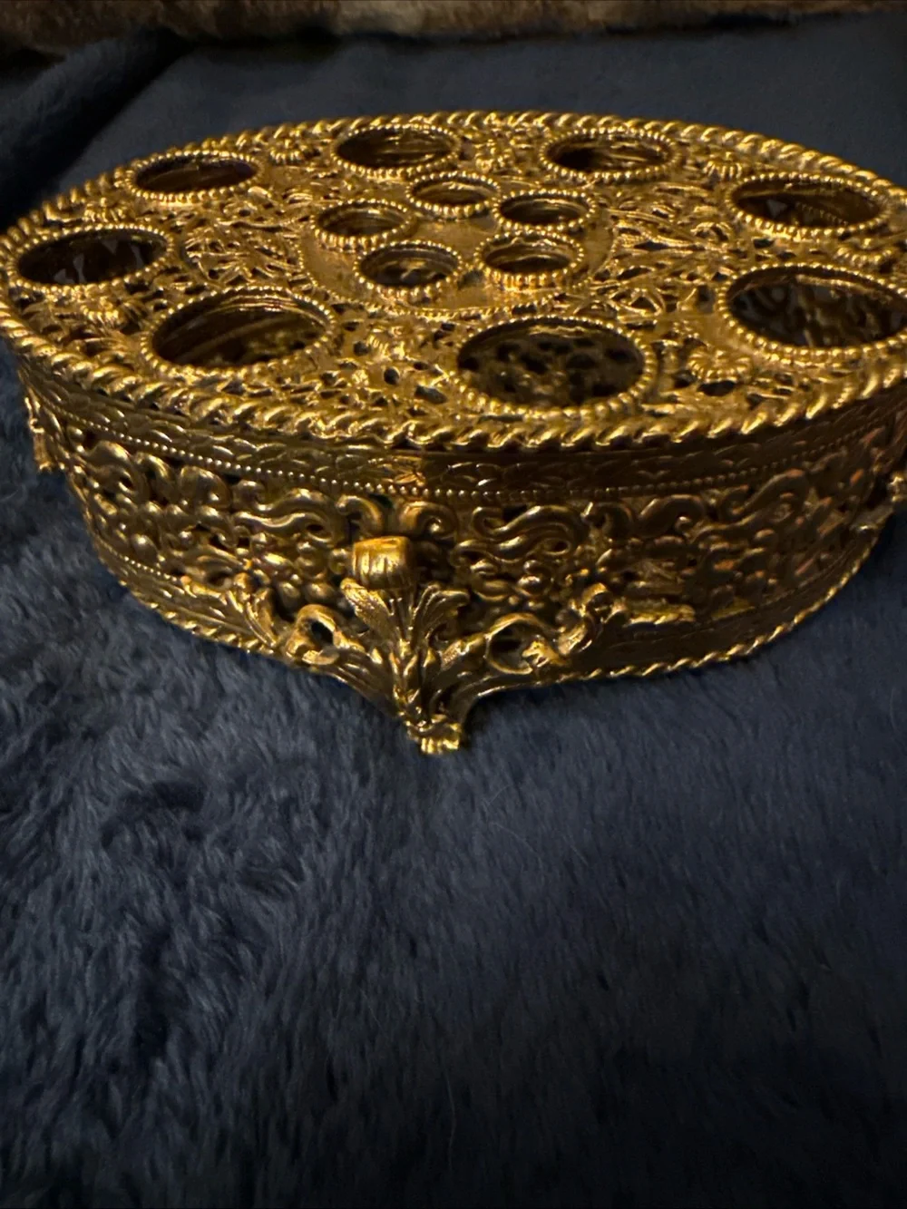 Style built elegant gold